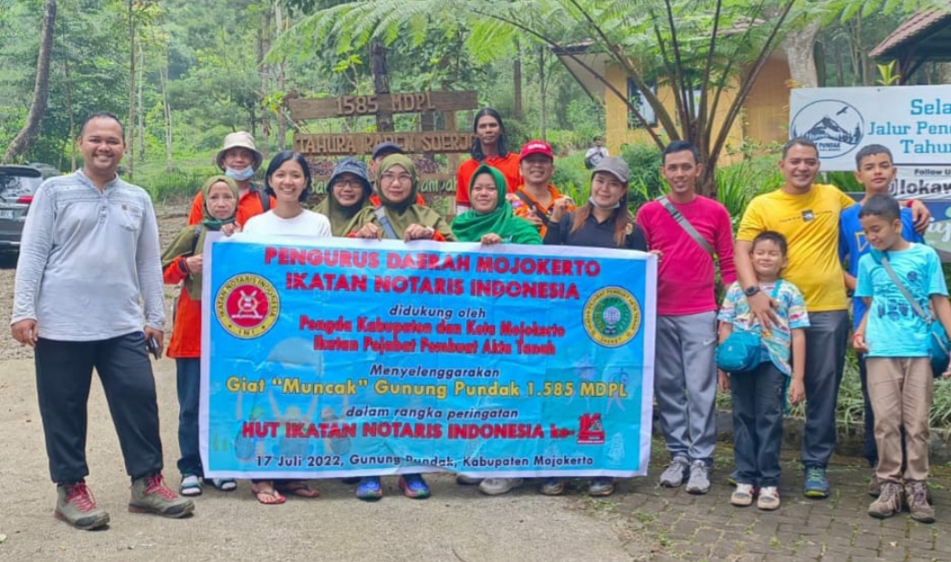 Dipuncak Gunung Pundak, Pengda Mojokerto INI Rayakan HUT INI ke -114